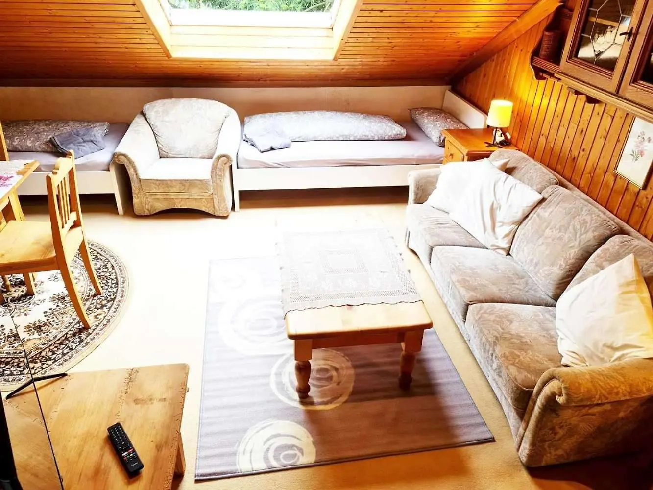 Apartamento Calm Located Penthouse Near Nuernberg Petersaurach